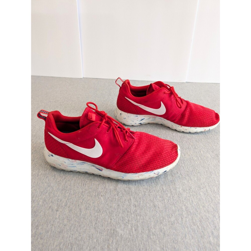 Nike Roshe Rosherun Men's Red/White Low Top Lace Up Athletic Sneaker 669985-600